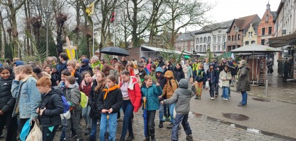 Processie Missiodag gaat droog door een Rode Zee van regen in Scherpenheuvel