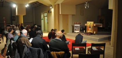 Le weekend de la Mission Universelle commençait avec une prière dans l'esprit de Taizé à Koekelberg.